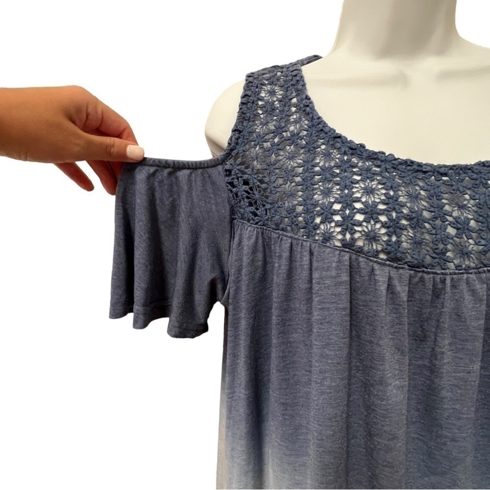 UMGEE Women’s Blue Ombré Cold Shoulder Crocheted Collar Top, Size Small - Picture 9 of 12